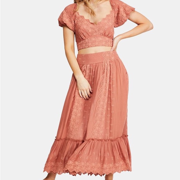 Free People Eyelit Crop Top and Maxi Skirt dusky rose NWT Ella Set - Picture 3 of 5